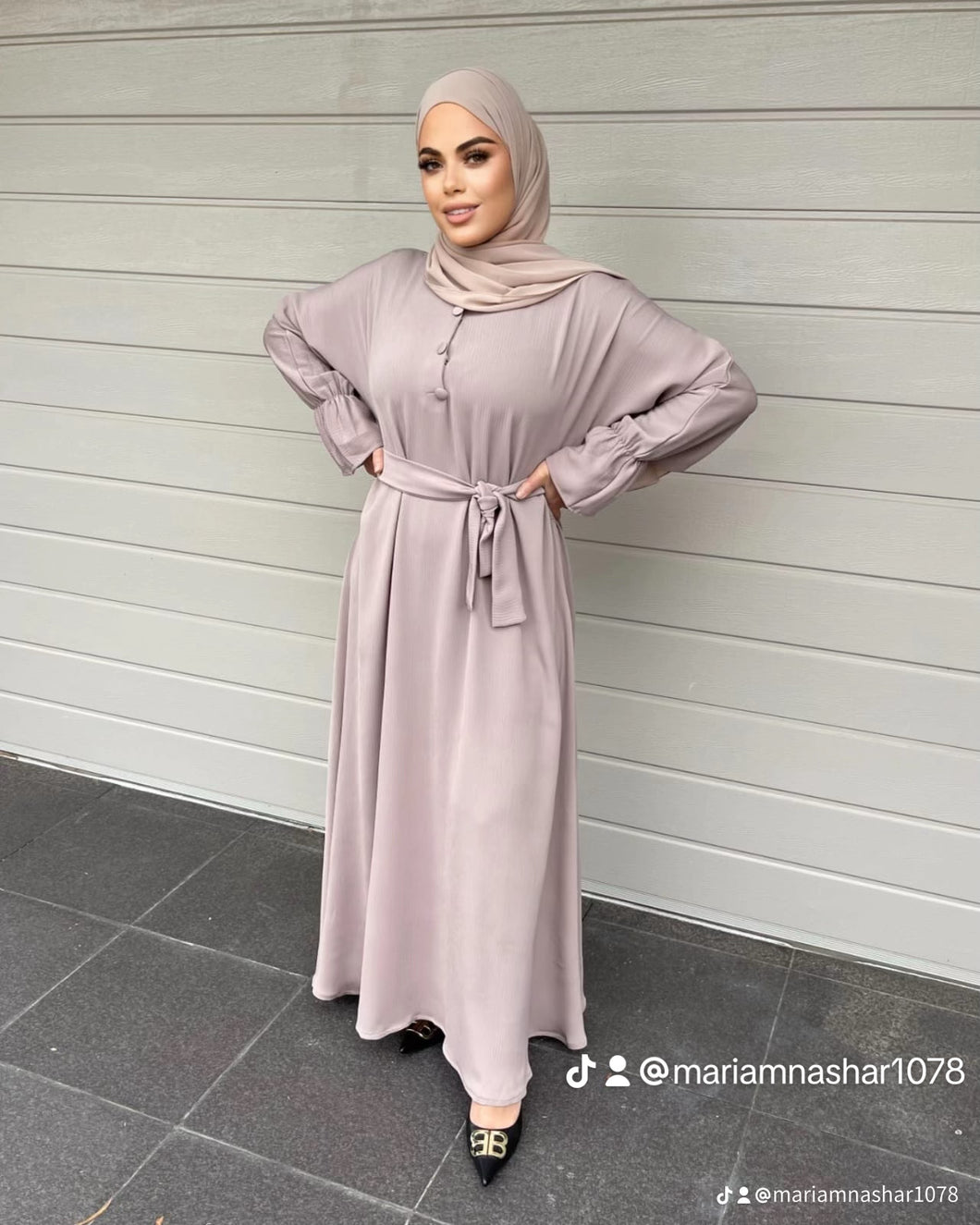 Lara Lux Abaya - Nude (U.A.E)